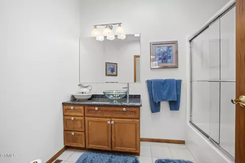 Bath - 1825 14th Ave W, Williston, ND 58801 photo 1 of 6