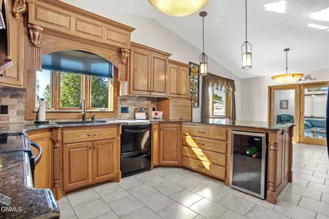 Kitchen - 1825 14th Ave W, Williston, ND 58801 photo 4 of 6