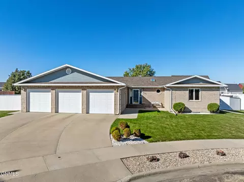 Exterior - 1825 14th Ave W, Williston, ND 58801 photo 6 of 6