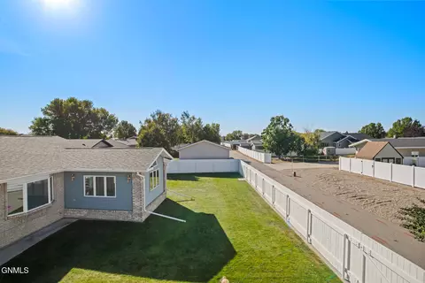 Exterior - 1825 14th Ave W, Williston, ND 58801 photo 3 of 6