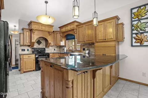 Kitchen - 1825 14th Ave W, Williston, ND 58801 photo 3 of 6