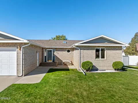 Exterior - 1825 14th Ave W, Williston, ND 58801 photo 2 of 6
