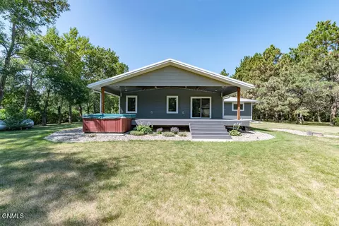 Exterior - 655 Bristol Dr, Bismarck, ND 58501 photo 6 of 7