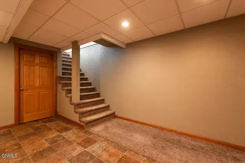 Entry Way - 655 Bristol Dr, Bismarck, ND 58501 photo 4 of 5