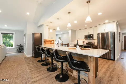 Kitchen - 655 Bristol Dr, Bismarck, ND 58501 photo 4 of 7