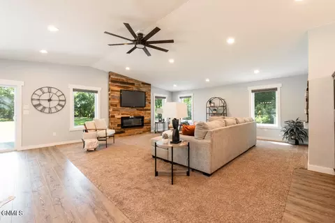 655 Bristol Dr, Bismarck, ND 58501