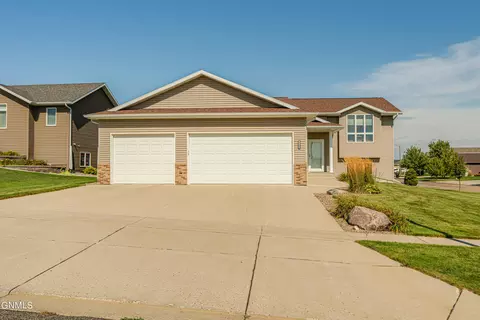 1100 Medora Ave, Bismarck, ND 58503