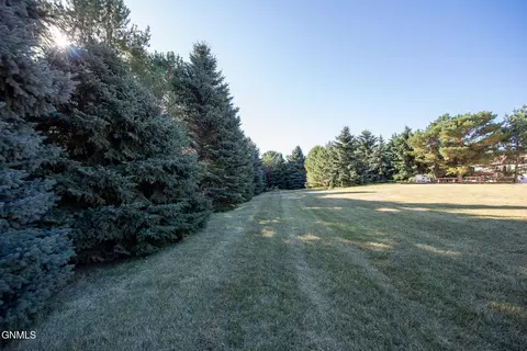 Exterior - 3851 Prairie Pines Loop, Bismarck, ND 58503 photo 3 of 12