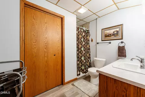 Bath - 3851 Prairie Pines Loop, Bismarck, ND 58503 photo 3 of 3