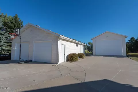 Other - 3851 Prairie Pines Loop, Bismarck, ND 58503 photo 13 of 17