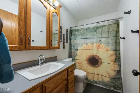 Bath - 3851 Prairie Pines Loop, Bismarck, ND 58503 photo 2 of 3