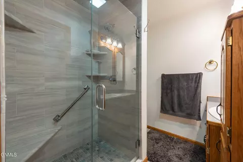 Bath - 3851 Prairie Pines Loop, Bismarck, ND 58503 photo 1 of 3