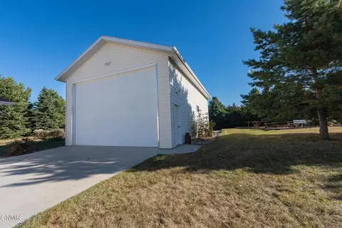 Exterior - 3851 Prairie Pines Loop, Bismarck, ND 58503 photo 6 of 12