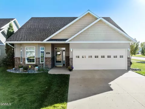 900 Sycamore Ave SE, Minot, ND 58701