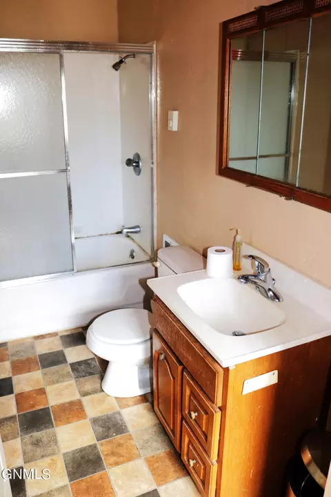 Bath - 2 3rd Ave NE, Kulm, ND 58456 photo 1 of 2