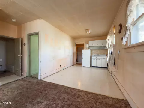 618 4th St SE, Stanley, ND 58784 photo 11