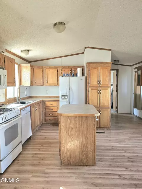 14590 50c St, Williston, ND 58801 photo 5