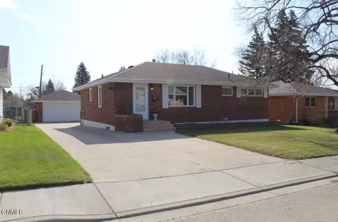 1802 Monte Dr NW, Mandan, ND 58554