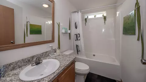 Bath - 504 Collins Ave, Mandan, ND 58554 photo 4 of 5