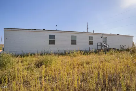 5027 Jackson St, Williston, ND 58801
