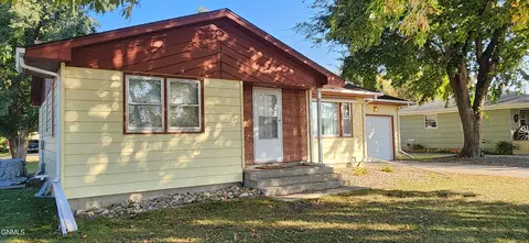 637 10th Ave SW, Valley City, ND 58072