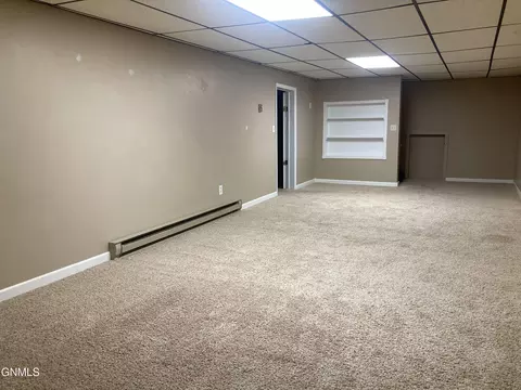 305 11th Ave NW, Mandan, ND 58554 photo 5