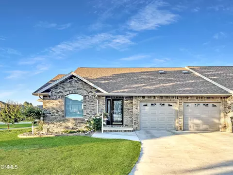 2220 9th Ave E, Williston, ND 58801 photo 1