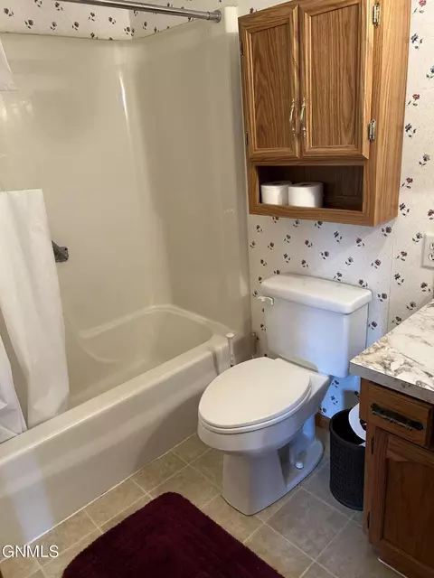 Bath - 2305 No Main Ct, Williston, ND 58801 photo 1 of 1