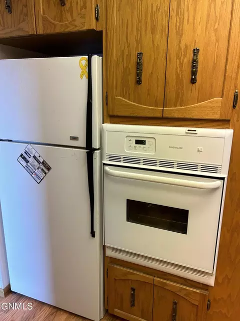 Kitchen - 2305 No Main Ct, Williston, ND 58801 photo 2 of 3