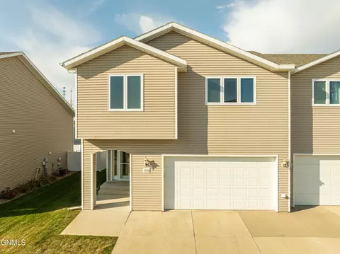 Exterior - 1726 Calgary Loop, Bismarck, ND 58503 photo 16 of 20