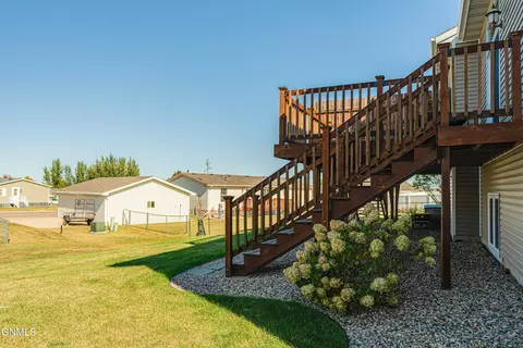 Exterior - 1726 Calgary Loop, Bismarck, ND 58503 photo 7 of 20