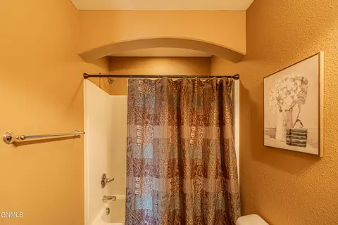 Bath - 1726 Calgary Loop, Bismarck, ND 58503 photo 2 of 4