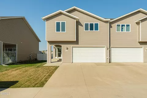 Exterior - 1726 Calgary Loop, Bismarck, ND 58503 photo 4 of 20