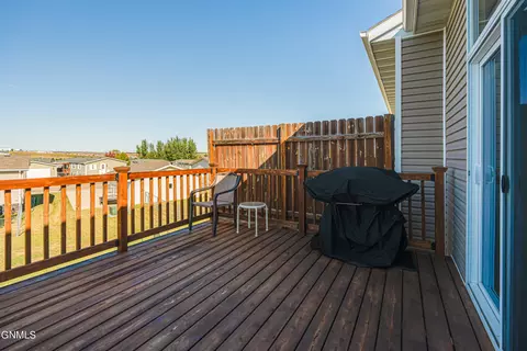 Exterior - 1726 Calgary Loop, Bismarck, ND 58503 photo 13 of 20
