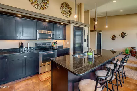Kitchen - 1726 Calgary Loop, Bismarck, ND 58503 photo 10 of 10