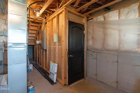 Entry Way - 1726 Calgary Loop, Bismarck, ND 58503 photo 7 of 9