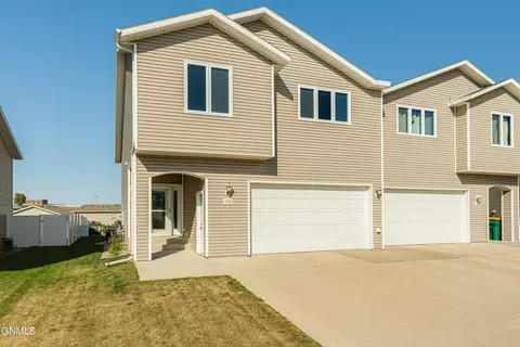 Exterior - 1726 Calgary Loop, Bismarck, ND 58503 photo 5 of 20