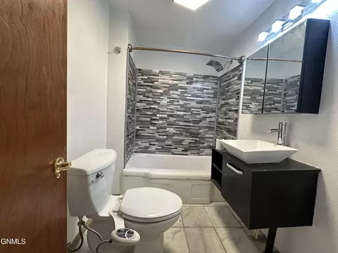 Bath - 118 Frances St N, Streeter, ND 58483 photo 1 of 1