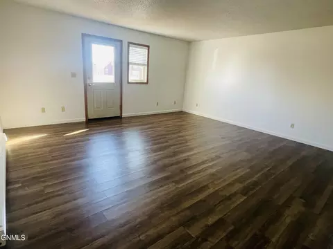 3124 18th Ave W, Williston, ND 58801 photo 2