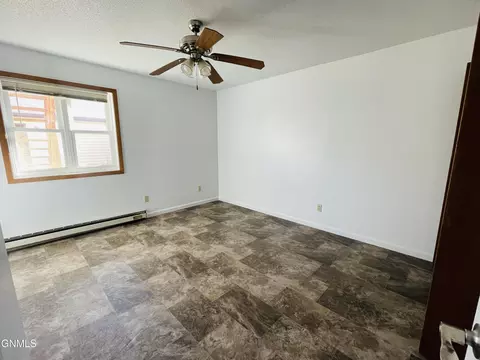 3124 18th Ave W, Williston, ND 58801 photo 5