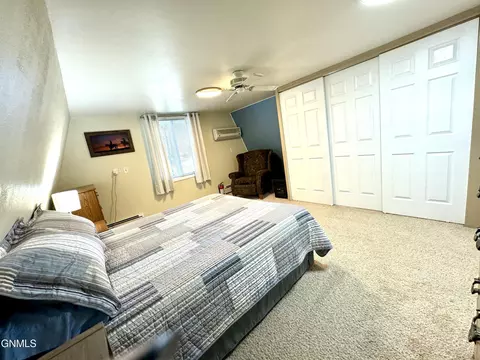 Bedroom - 555 1st Ave SW, Beach, ND 58621 photo 3 of 4