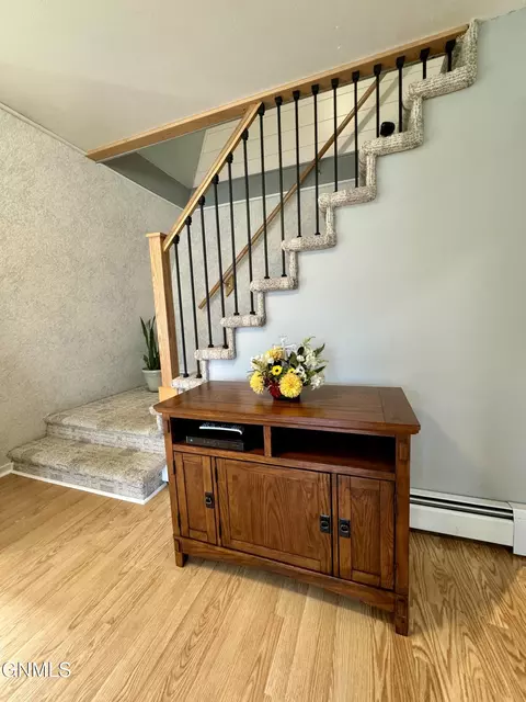 Entry Way - 555 1st Ave SW, Beach, ND 58621 photo 2 of 3