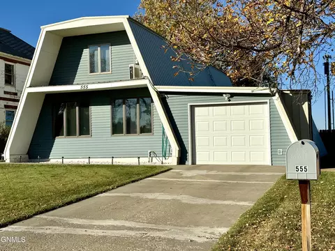 555 1st Ave SW, Beach, ND 58621