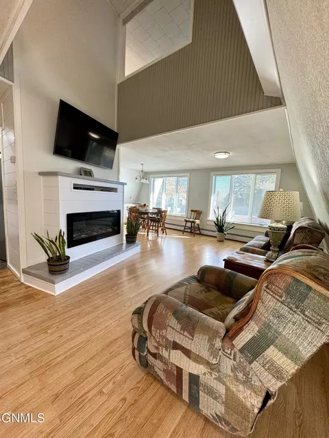 Living - 555 1st Ave SW, Beach, ND 58621 photo 2 of 5