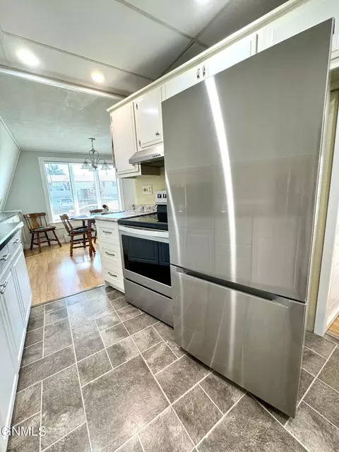 Kitchen - 555 1st Ave SW, Beach, ND 58621 photo 5 of 5