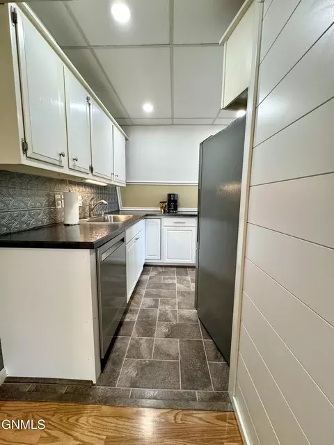 Kitchen - 555 1st Ave SW, Beach, ND 58621 photo 3 of 5
