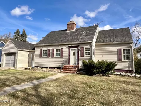 509 Main St NW, Lamoure, ND 58458