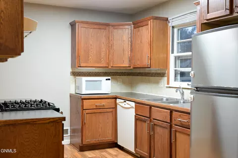 714 23rd St, Bismarck, ND 58501 photo 7