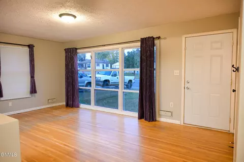 714 23rd St, Bismarck, ND 58501 photo 3