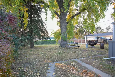 714 23rd St, Bismarck, ND 58501 photo 33